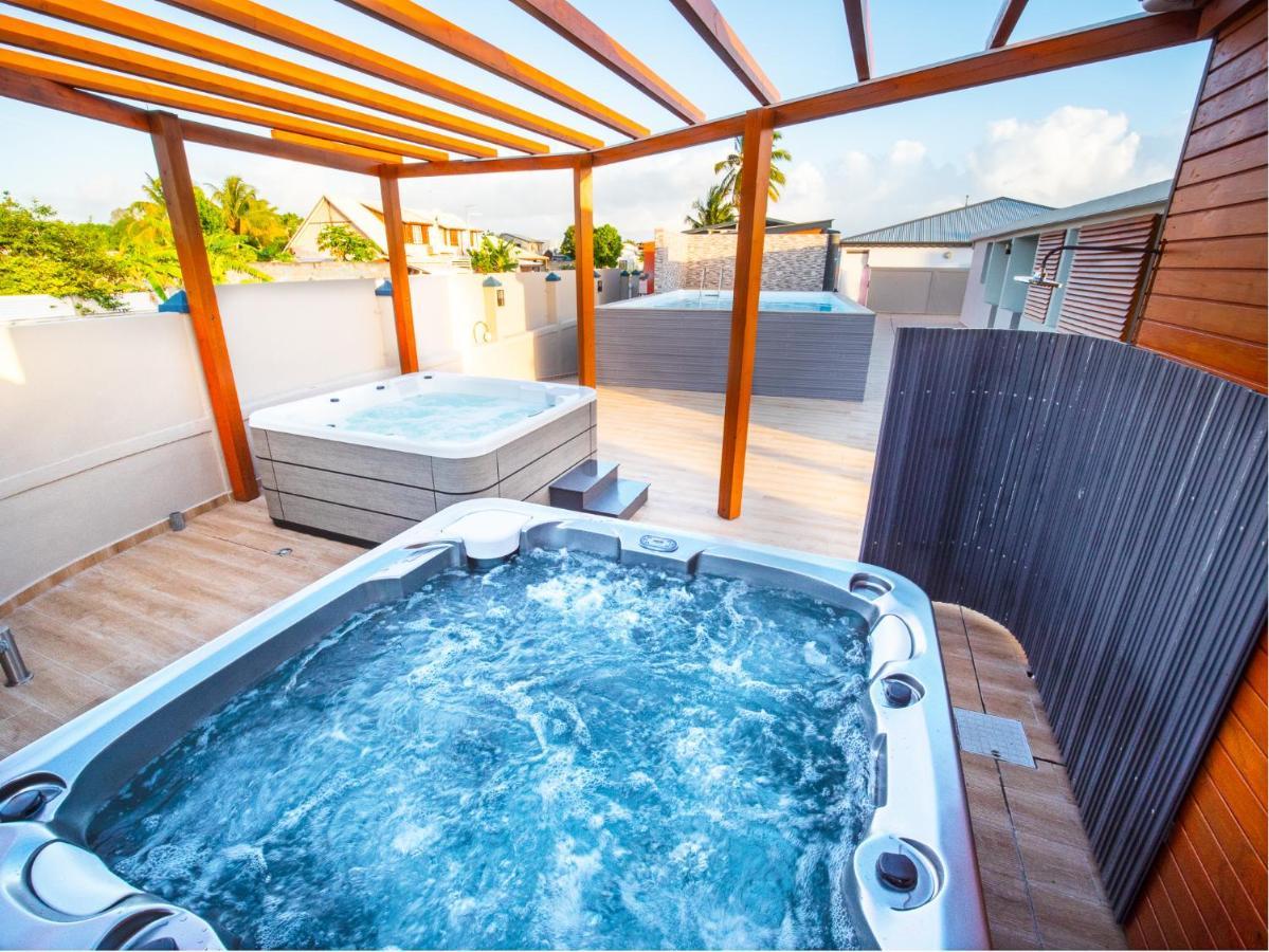 Evasion En Plein Coeur De La Ville T2 Jacuzzis Sauna Et Piscine Au Centre De פורט-לואיס מראה חיצוני תמונה